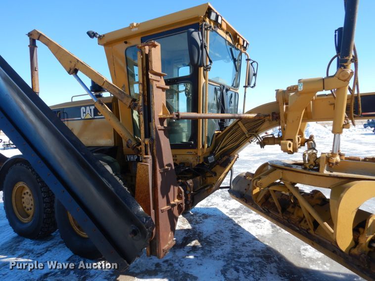 image for item FU9217 2004 Caterpillar 140H VHP Plus motor grader