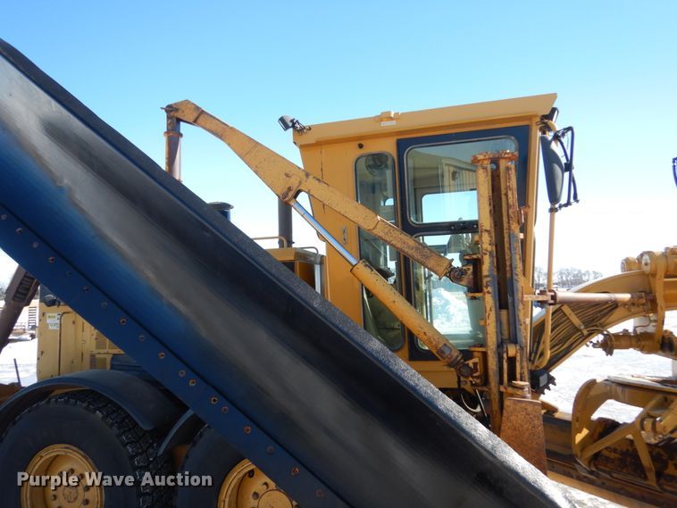 image for item FU9217 2004 Caterpillar 140H VHP Plus motor grader