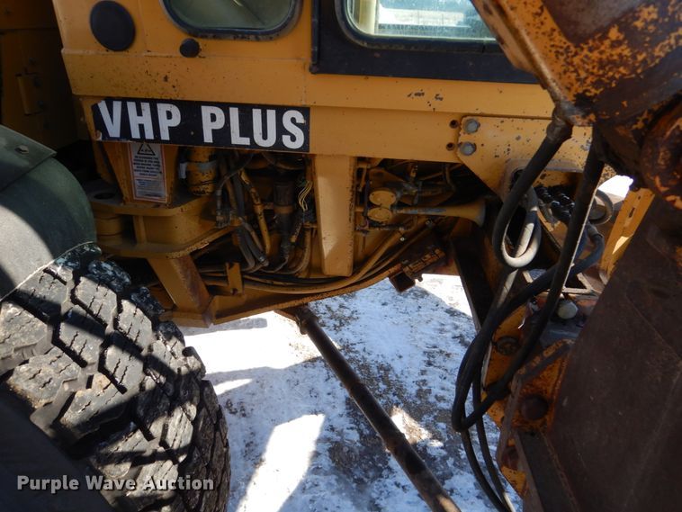 image for item FU9217 2004 Caterpillar 140H VHP Plus motor grader