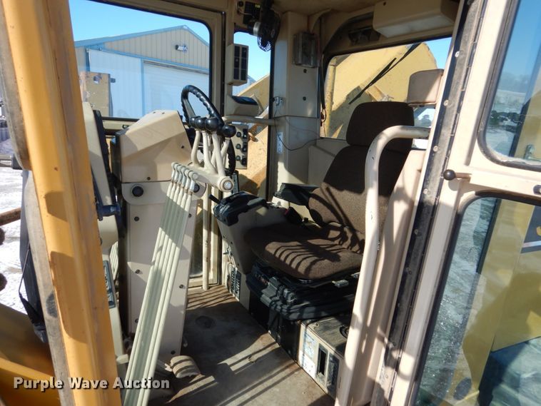 image for item FU9217 2004 Caterpillar 140H VHP Plus motor grader