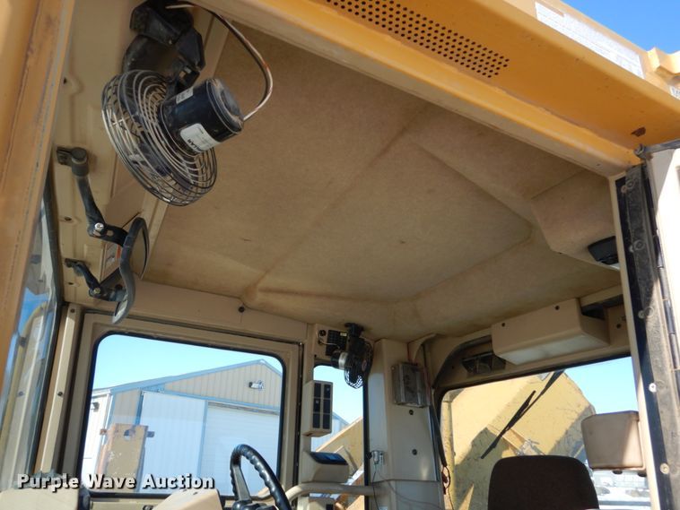 image for item FU9217 2004 Caterpillar 140H VHP Plus motor grader