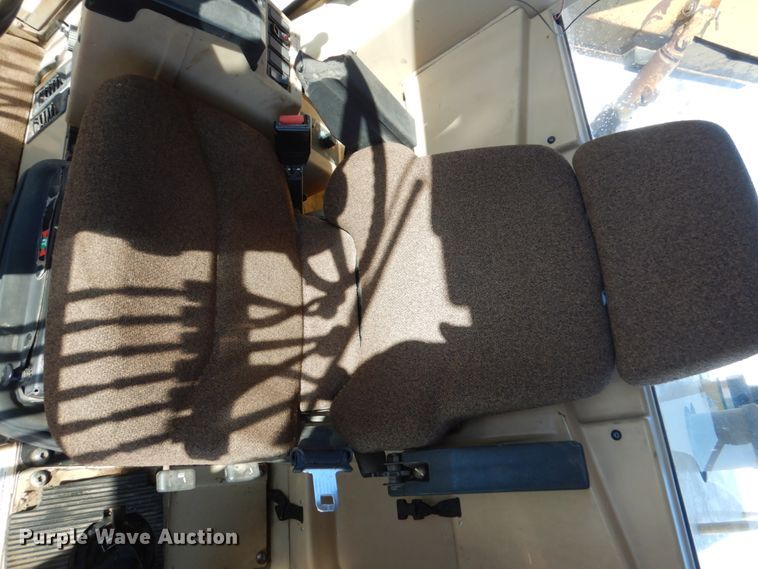 image for item FU9217 2004 Caterpillar 140H VHP Plus motor grader