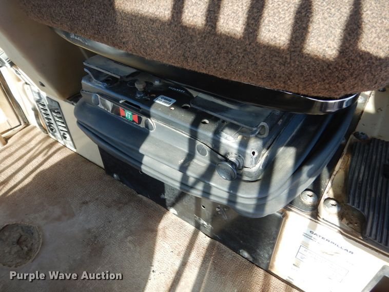 image for item FU9217 2004 Caterpillar 140H VHP Plus motor grader