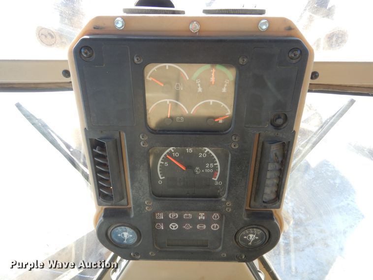 image for item FU9217 2004 Caterpillar 140H VHP Plus motor grader