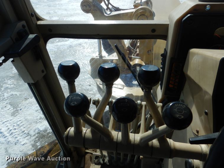 image for item FU9217 2004 Caterpillar 140H VHP Plus motor grader