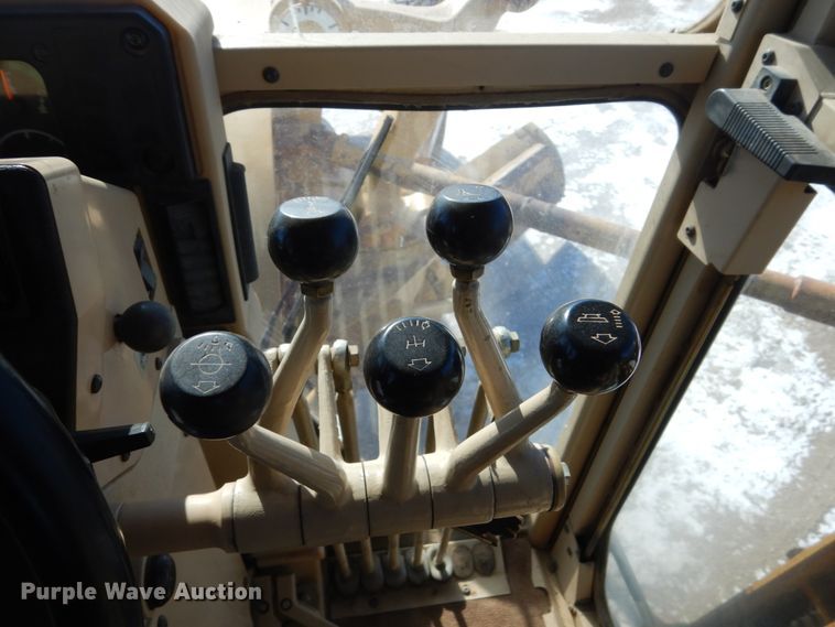 image for item FU9217 2004 Caterpillar 140H VHP Plus motor grader