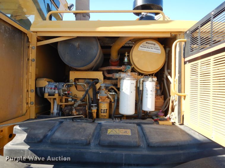 image for item FU9217 2004 Caterpillar 140H VHP Plus motor grader