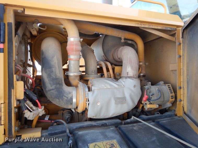 image for item FU9217 2004 Caterpillar 140H VHP Plus motor grader