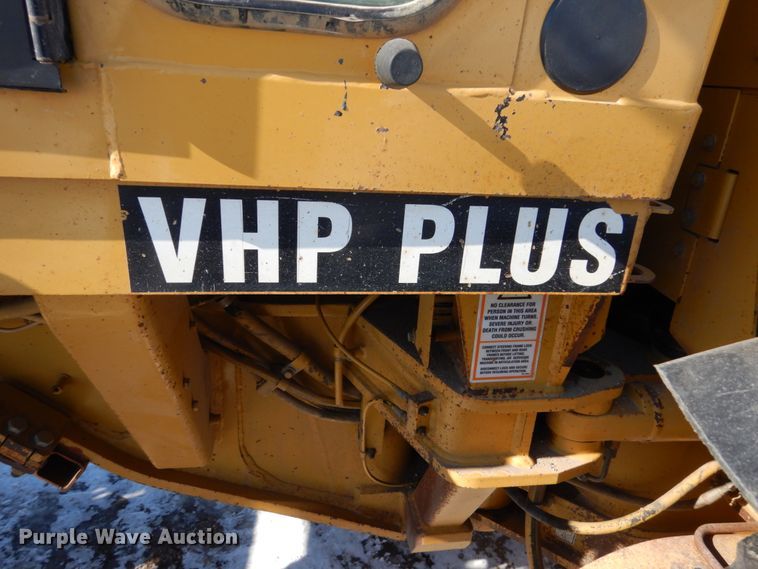 image for item FU9217 2004 Caterpillar 140H VHP Plus motor grader