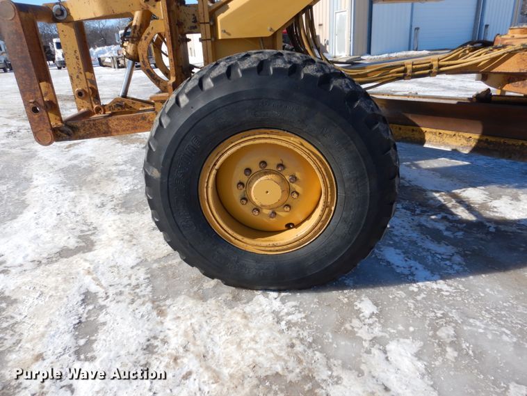 image for item FU9217 2004 Caterpillar 140H VHP Plus motor grader