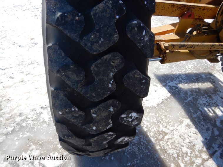 image for item FU9217 2004 Caterpillar 140H VHP Plus motor grader