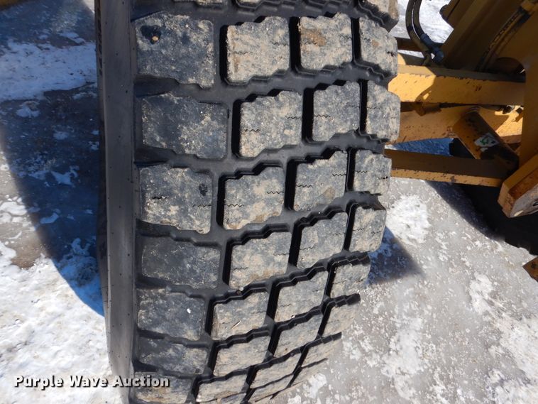 image for item FU9217 2004 Caterpillar 140H VHP Plus motor grader