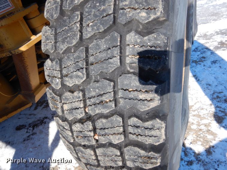 image for item FU9217 2004 Caterpillar 140H VHP Plus motor grader