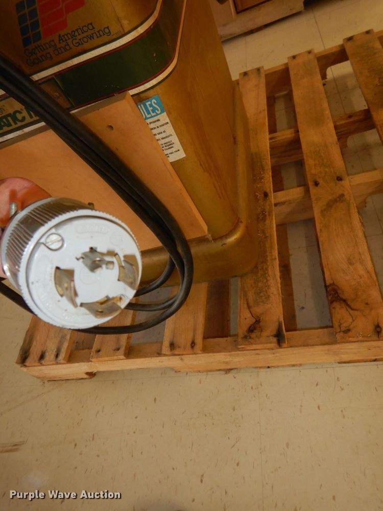 image for item FY9459 Powermatic 66 table saw