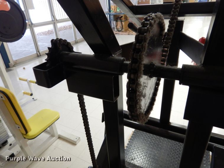 Super Cat squat machine in Overland Park, KS Item FY9463