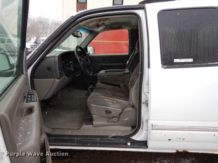 image for item GC9475 2004 GMC Yukon SUV