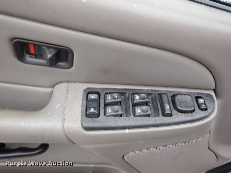 image for item GC9475 2004 GMC Yukon SUV