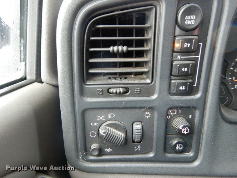 image for item GC9475 2004 GMC Yukon SUV