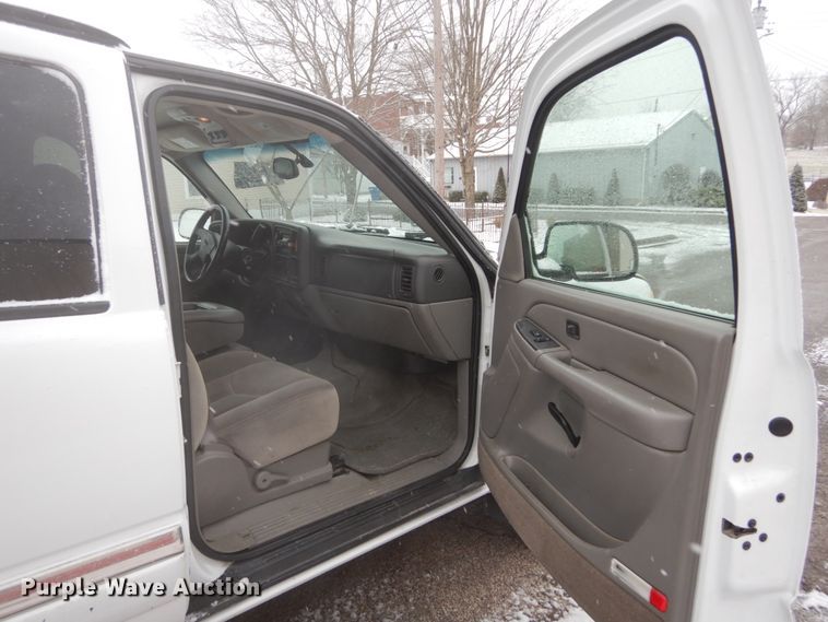 image for item GC9475 2004 GMC Yukon SUV