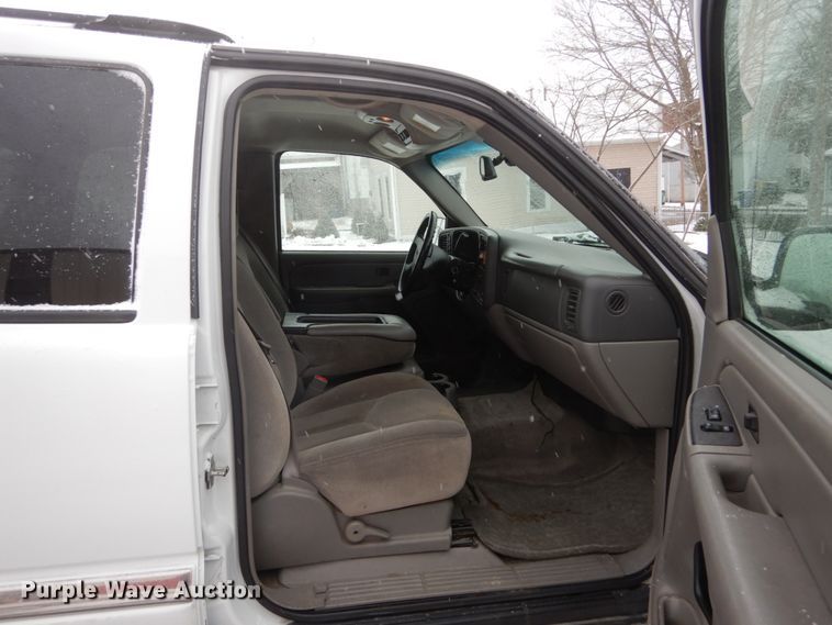 image for item GC9475 2004 GMC Yukon SUV