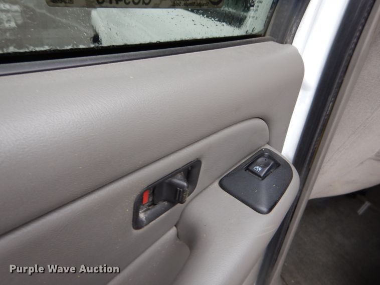 image for item GC9475 2004 GMC Yukon SUV