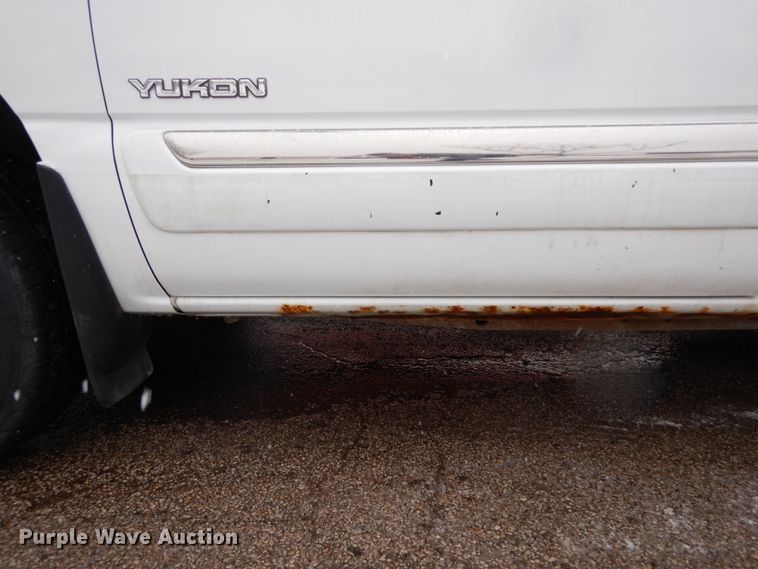 image for item GC9475 2004 GMC Yukon SUV