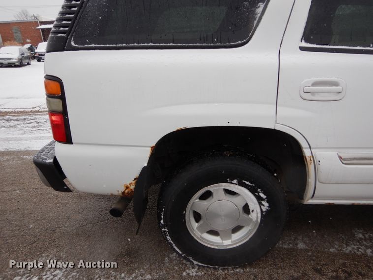 image for item GC9475 2004 GMC Yukon SUV
