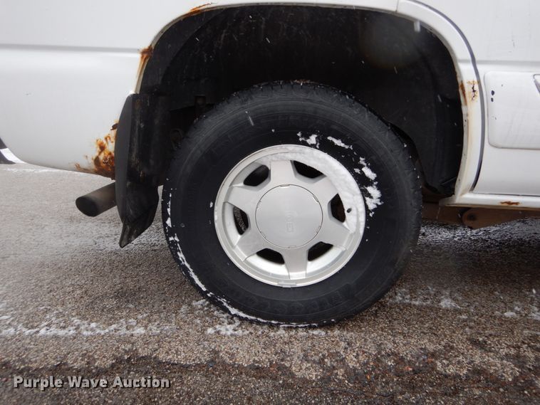 image for item GC9475 2004 GMC Yukon SUV