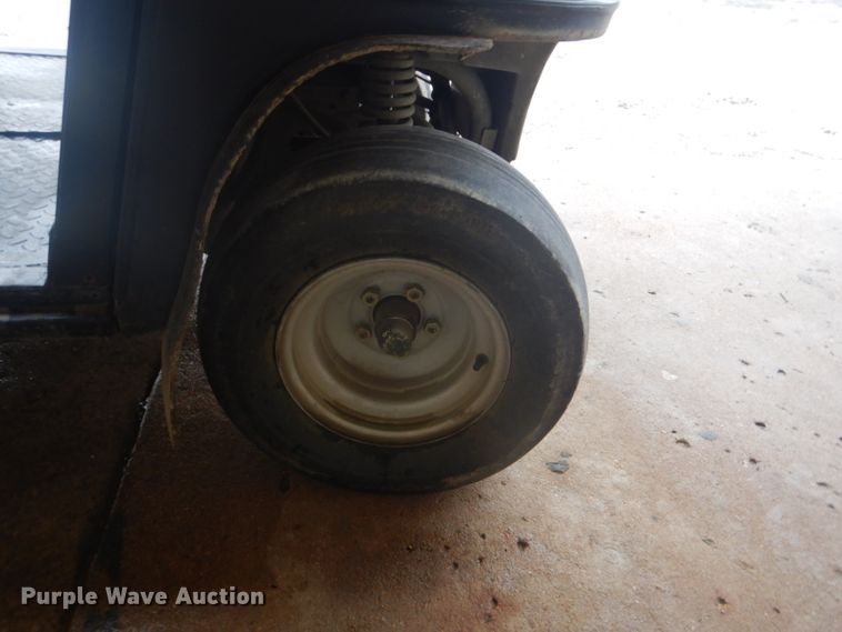 image for item GD9067 1999 Cushman Spraytek utility vehicle