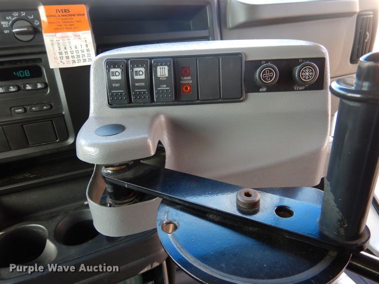 image for item GD9138 2005 Chevrolet Express G3500 shuttle bus