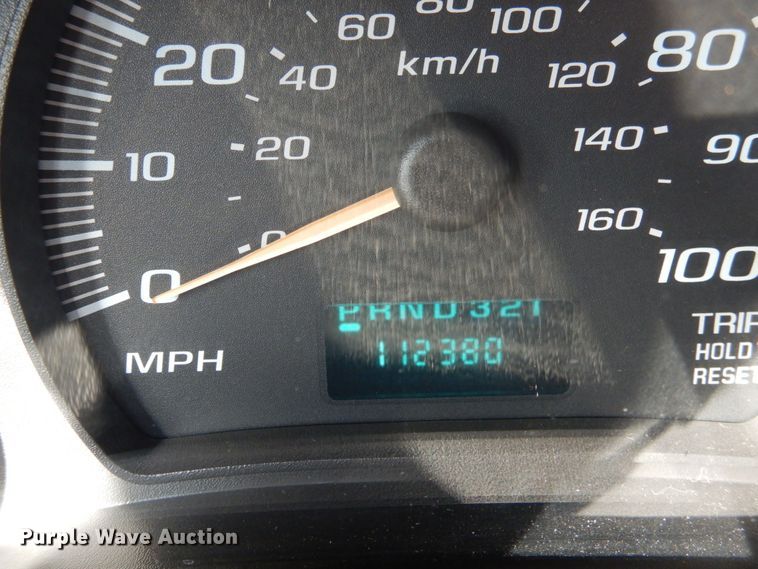 image for item GD9138 2005 Chevrolet Express G3500 shuttle bus