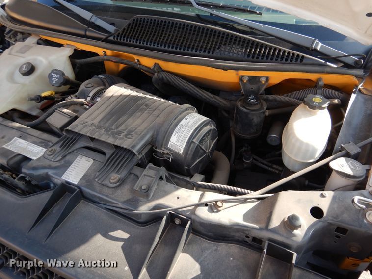 image for item GD9138 2005 Chevrolet Express G3500 shuttle bus