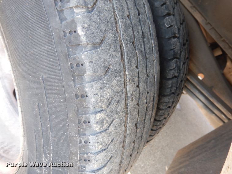 image for item GD9138 2005 Chevrolet Express G3500 shuttle bus