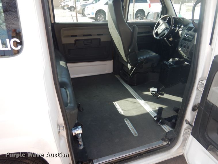 image for item GD9139 2012 VPG MV1CD SUV