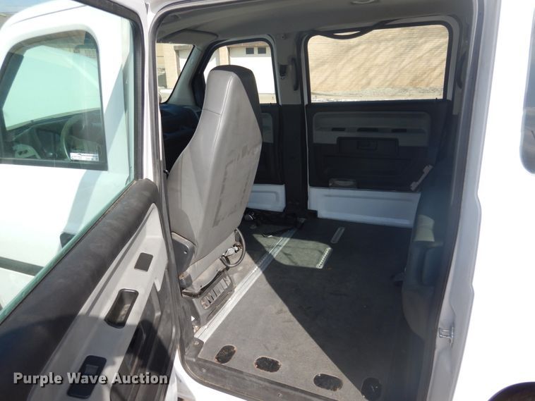 image for item GD9139 2012 VPG MV1CD SUV