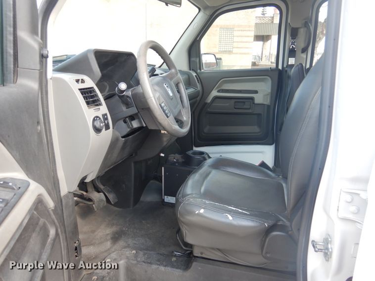 image for item GD9140 2012 VPG MV1CD SUV