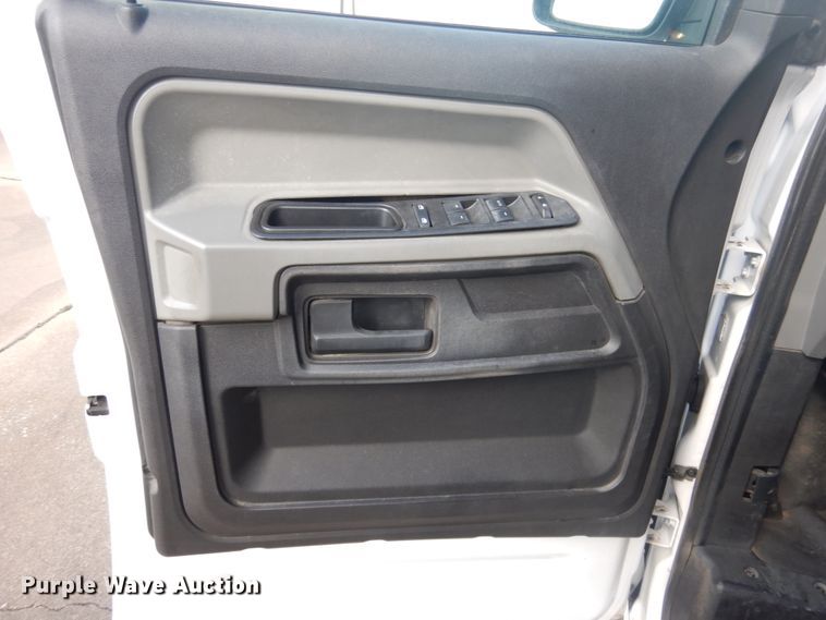 image for item GD9140 2012 VPG MV1CD SUV