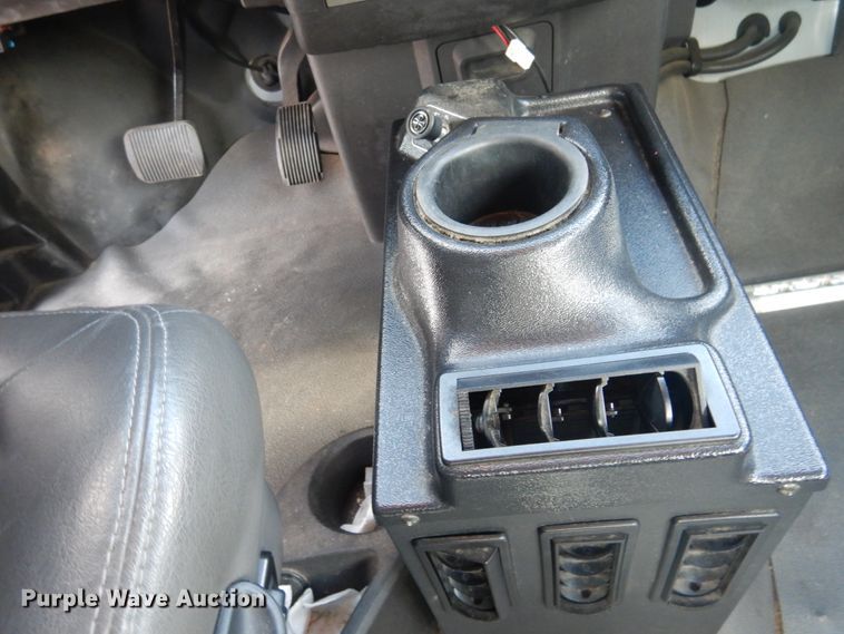 image for item GD9140 2012 VPG MV1CD SUV