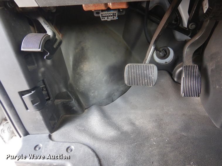 image for item GD9140 2012 VPG MV1CD SUV