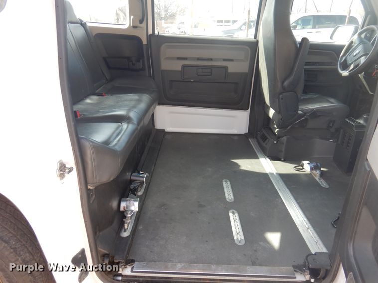 image for item GD9140 2012 VPG MV1CD SUV