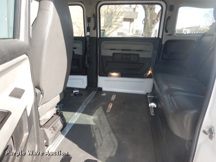 image for item GD9140 2012 VPG MV1CD SUV