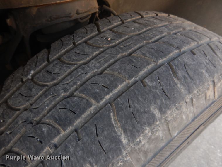 image for item GD9140 2012 VPG MV1CD SUV