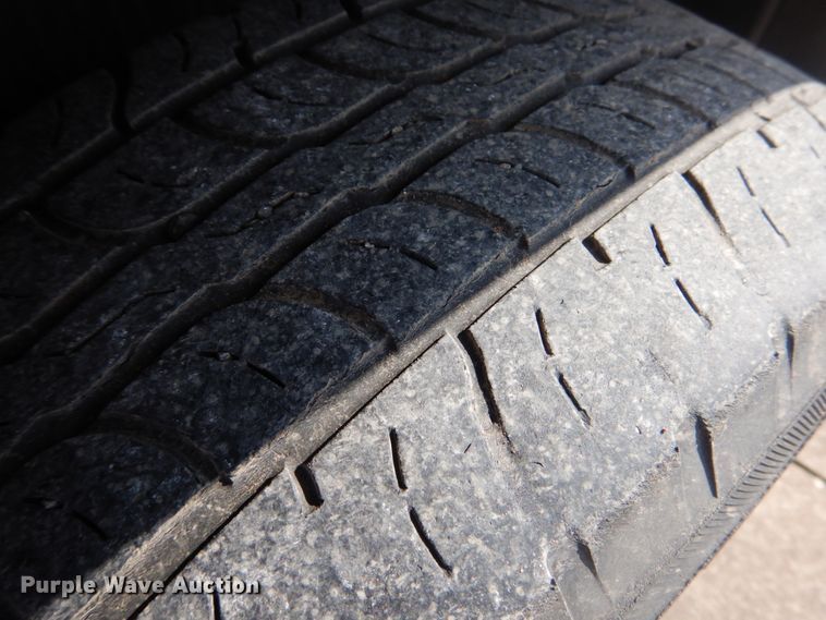 image for item GD9140 2012 VPG MV1CD SUV