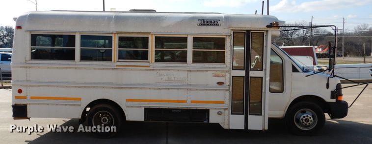 image for item GD9141 2003 GMC Savana G3500 Thomas school bus
