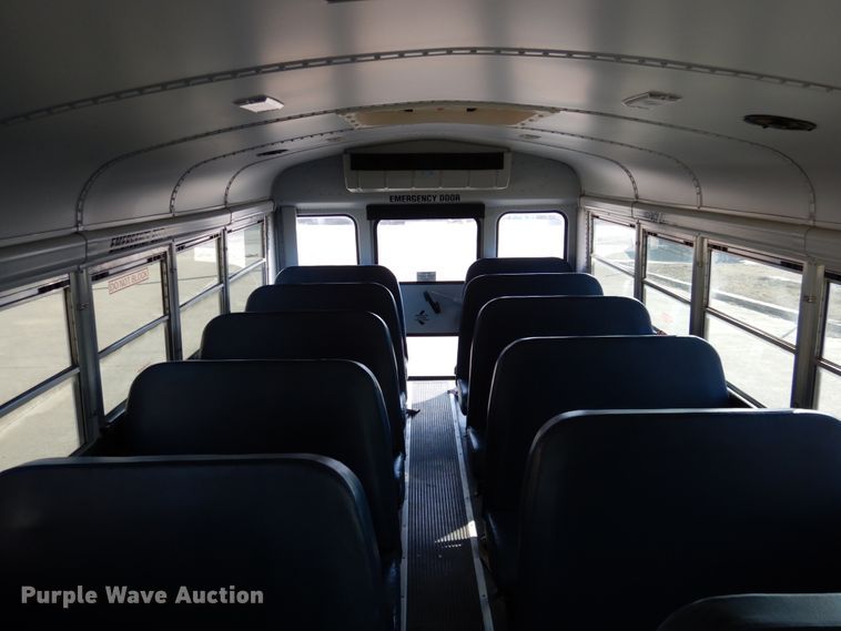 image for item GD9141 2003 GMC Savana G3500 Thomas school bus