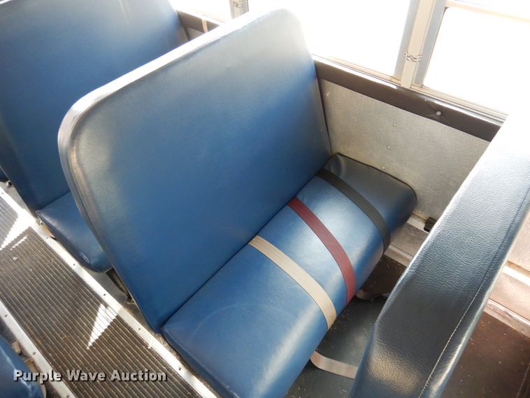 image for item GD9141 2003 GMC Savana G3500 Thomas school bus