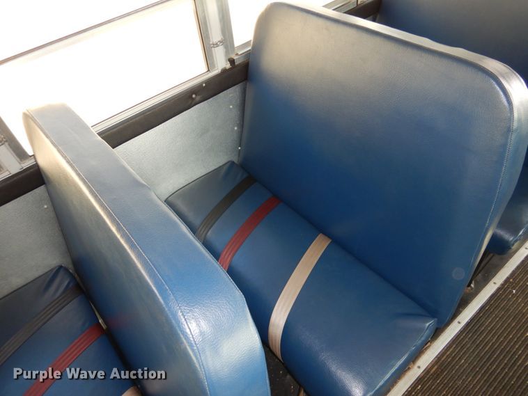 image for item GD9141 2003 GMC Savana G3500 Thomas school bus