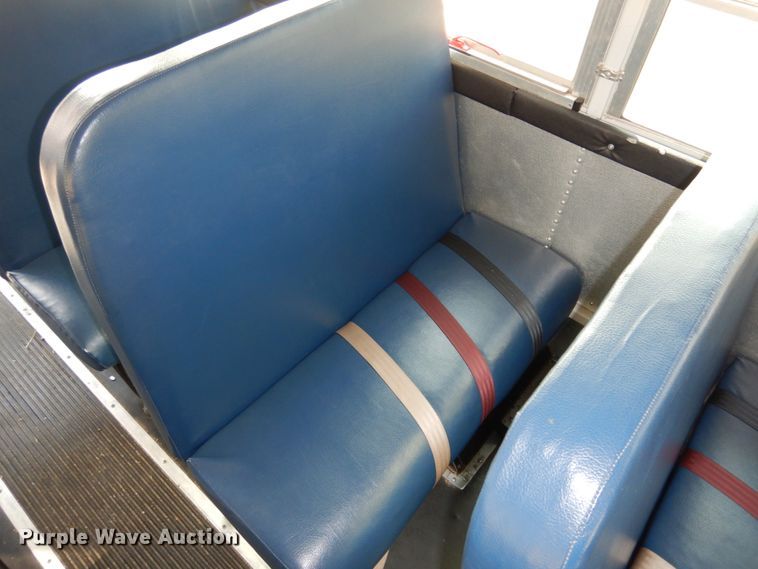 image for item GD9141 2003 GMC Savana G3500 Thomas school bus