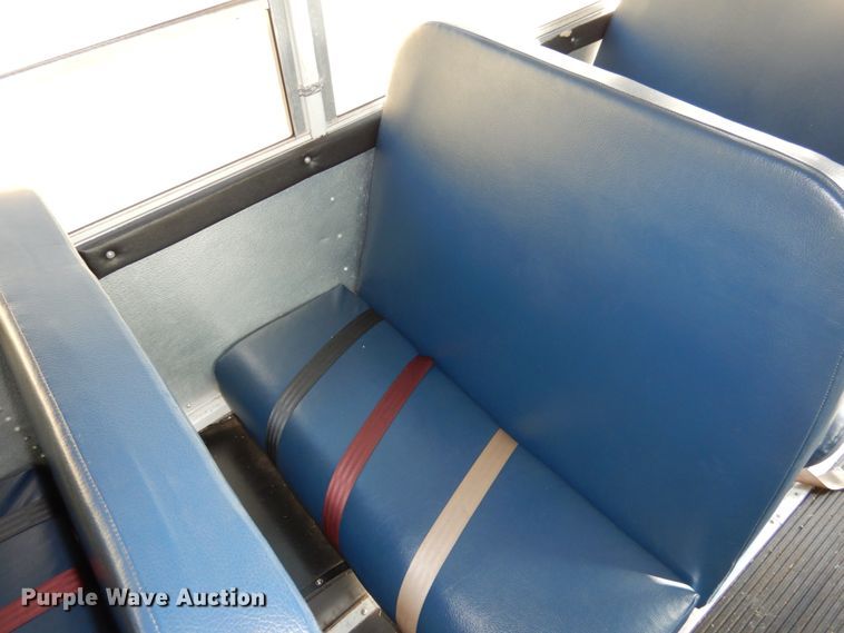 image for item GD9141 2003 GMC Savana G3500 Thomas school bus