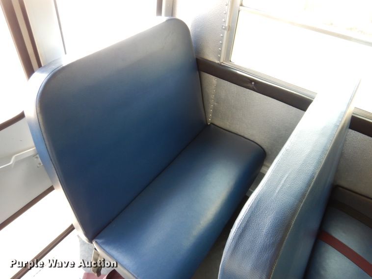 image for item GD9141 2003 GMC Savana G3500 Thomas school bus